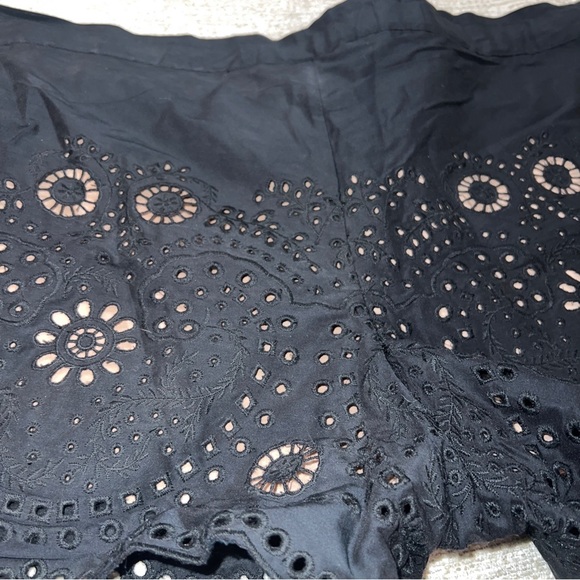BCBG Max Azria embroidered lace drawstring short shorts S - Picture 9 of 13
